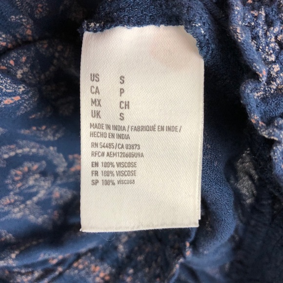 American Eagle 3/4 Sleeve Paisley Style Crop top - Picture 9 of 10